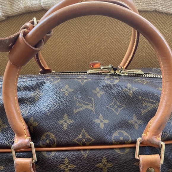 Louis Vuitton Sirius Weekender Bag - Picture 10 of 16